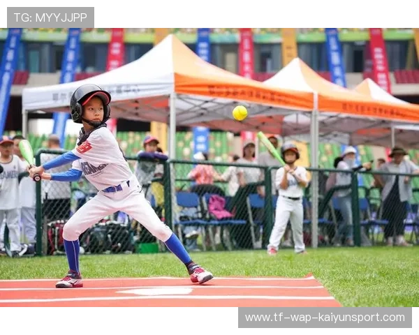 联赛鼓励基层俱乐部创新“青少年运动+教育”模式，开创体育发展新局面