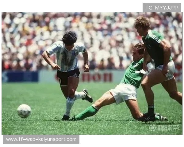 马特乌斯深入分析马拉多纳的非凡球员生涯，马拉多纳与马特乌斯